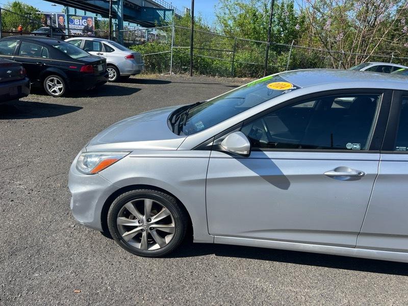 Hyundai Accent SE 5-Door 2014