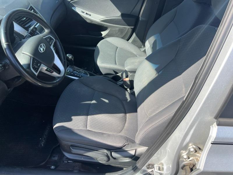 Hyundai Accent SE 5-Door 2014