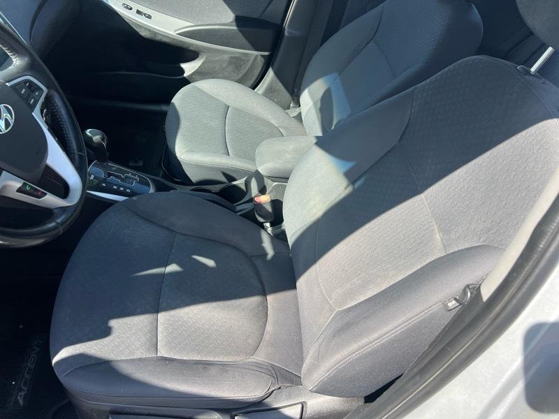 Hyundai Accent SE 5-Door 2014