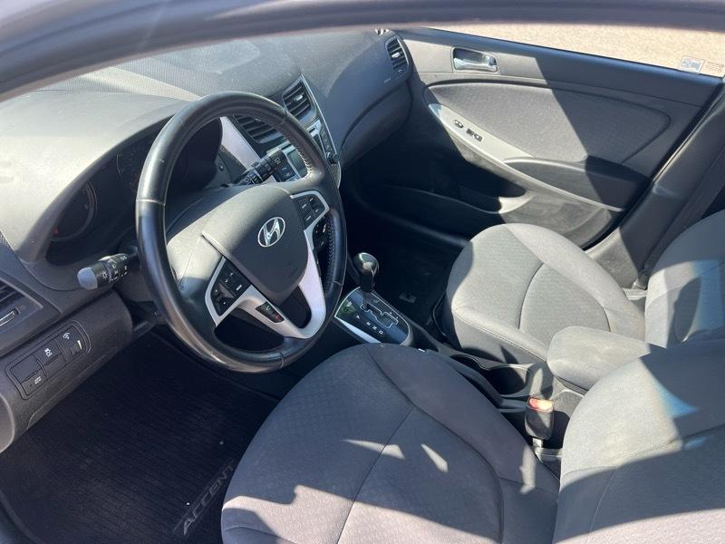 Hyundai Accent SE 5-Door 2014