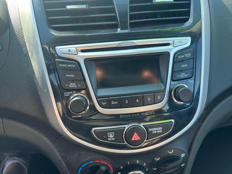 Hyundai Accent SE 5-Door 2014