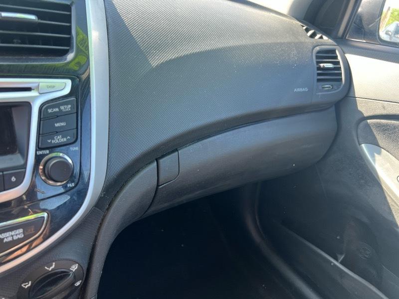 Hyundai Accent SE 5-Door 2014