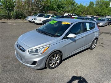 2014 Hyundai Accent SE 5-Door