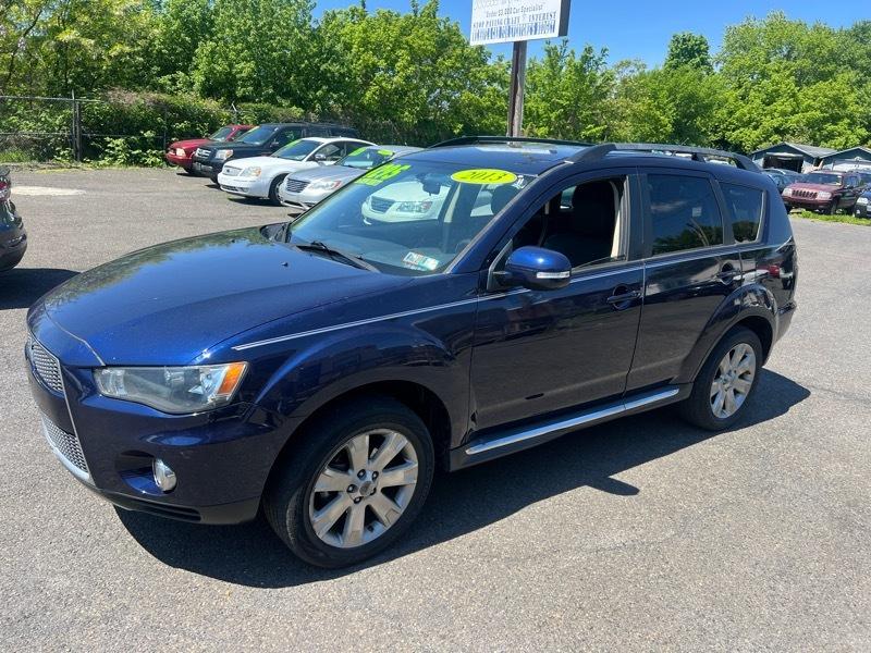 Mitsubishi Outlander SE 2WD 2013