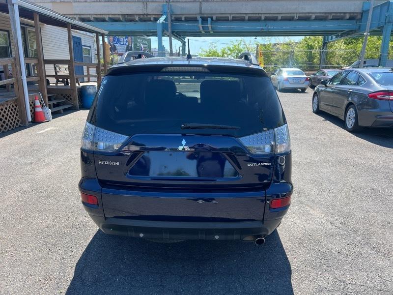Mitsubishi Outlander SE 2WD 2013