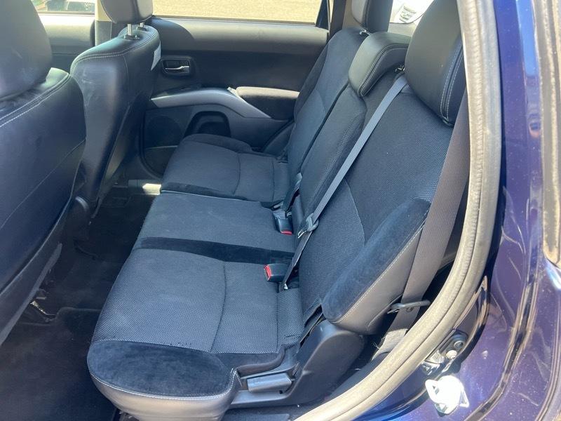 Mitsubishi Outlander SE 2WD 2013