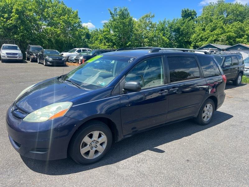 Toyota Sienna LE 7-Passenger 2006