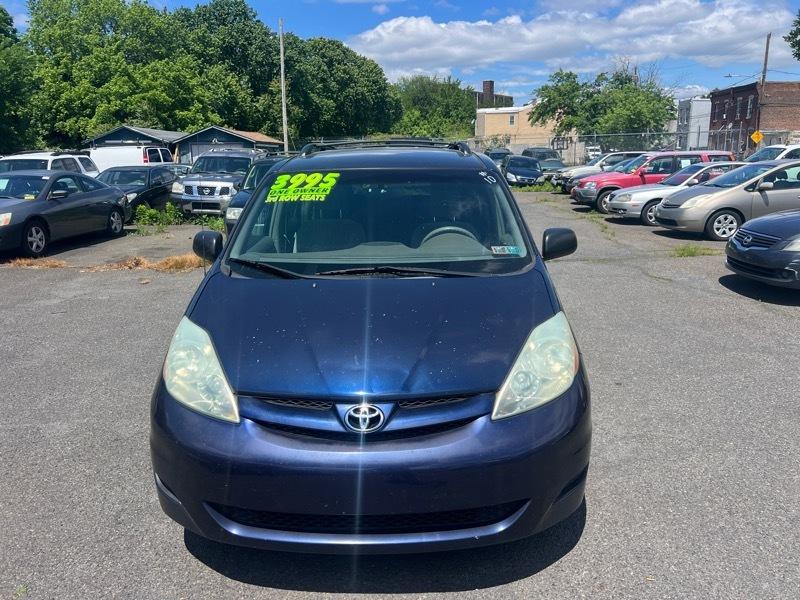 Toyota Sienna LE 7-Passenger 2006