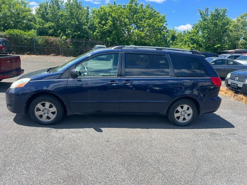 Toyota Sienna LE 7-Passenger 2006