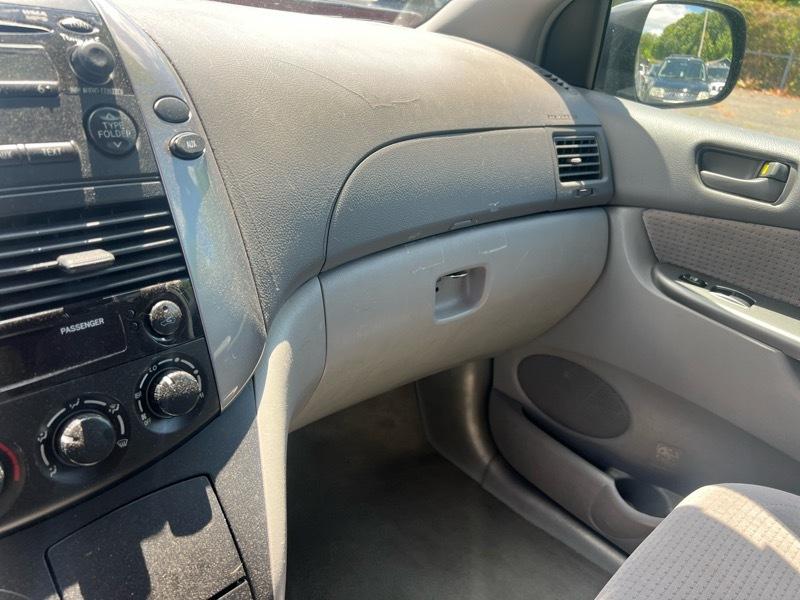 Toyota Sienna LE 7-Passenger 2006