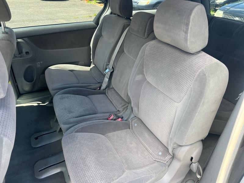 Toyota Sienna LE 7-Passenger 2006