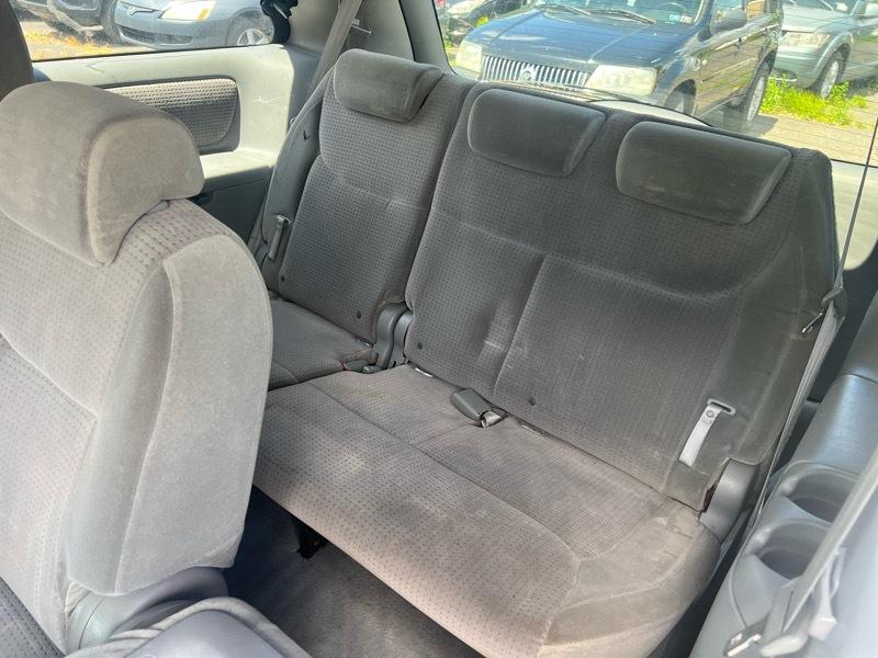 Toyota Sienna LE 7-Passenger 2006