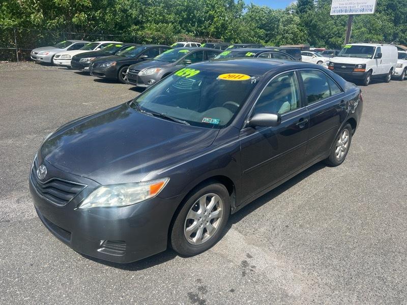 Toyota Camry Base 6-Spd AT 2011