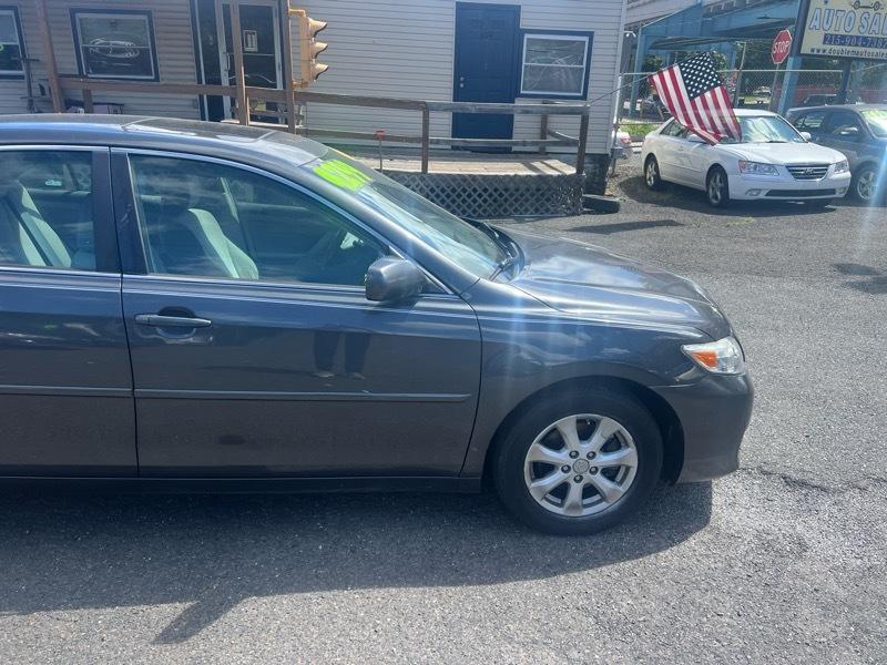 Toyota Camry Base 6-Spd AT 2011