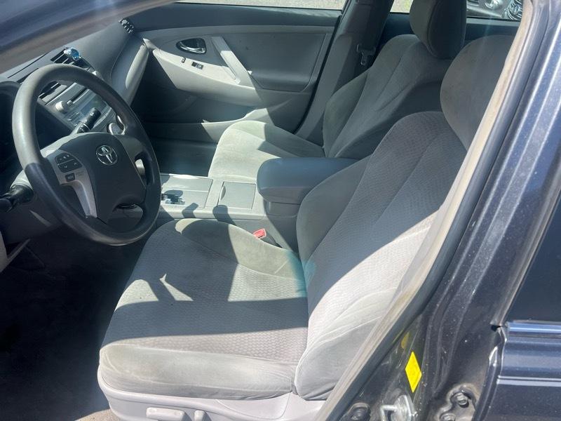 Toyota Camry Base 6-Spd AT 2011