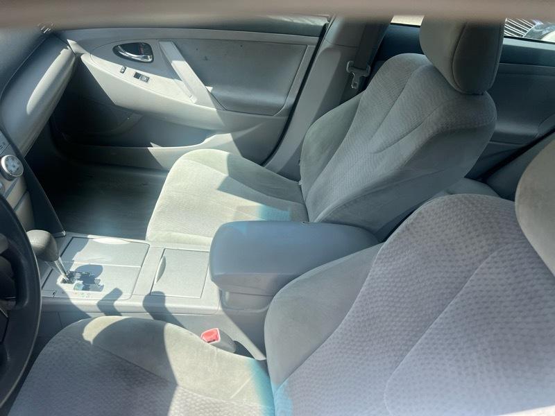 Toyota Camry Base 6-Spd AT 2011