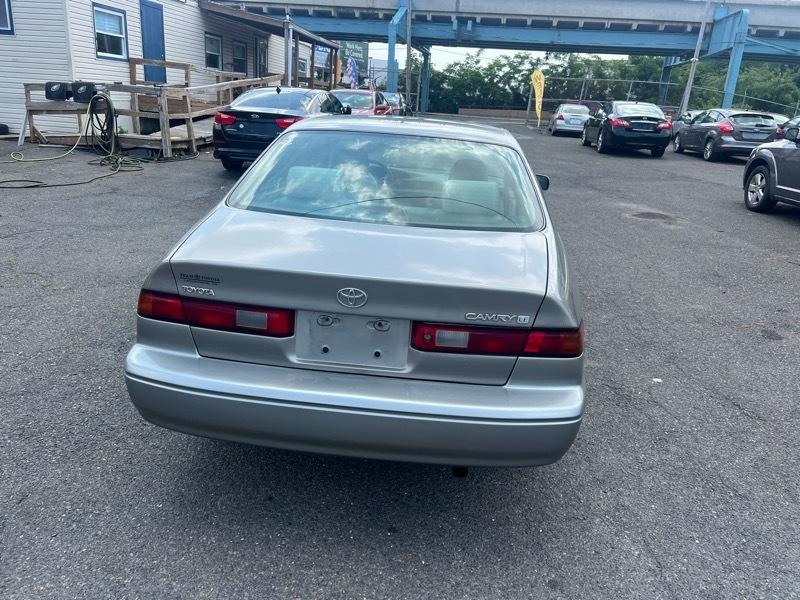 Toyota Camry CE 1999
