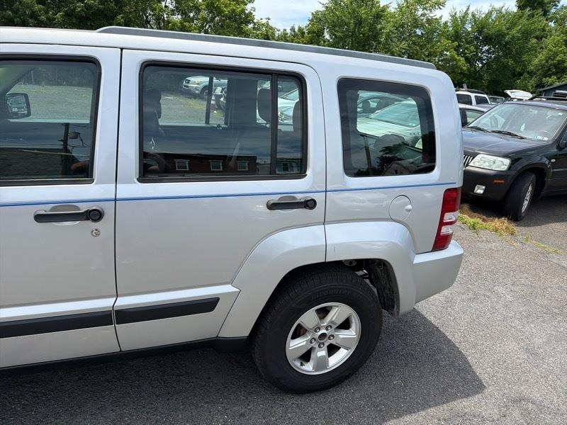 Jeep Liberty Sport 4WD 2012