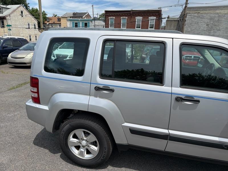 Jeep Liberty Sport 4WD 2012