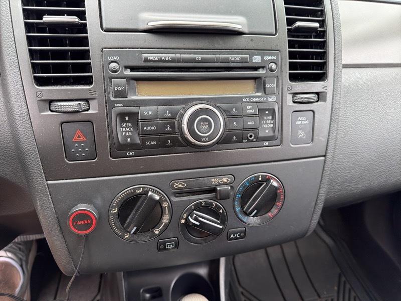 Nissan Versa 1.8 S 2007