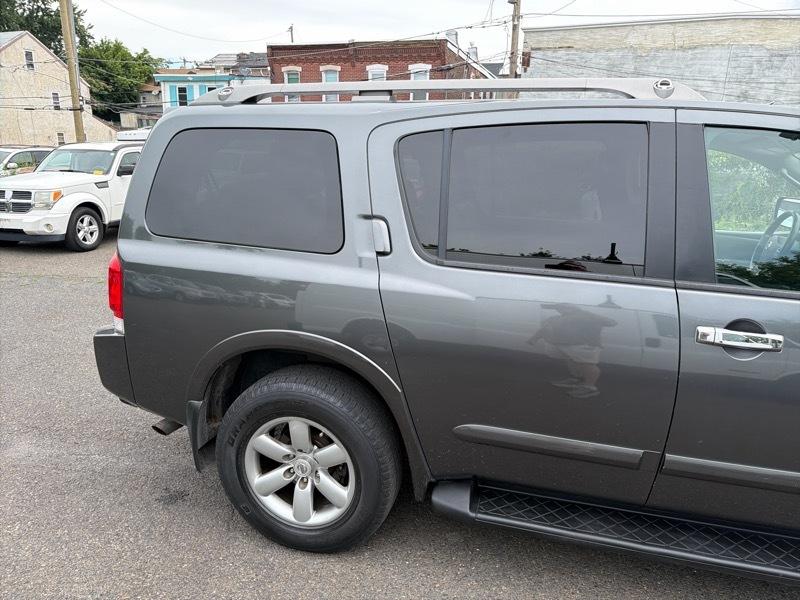 Nissan Armada SE 4WD 2010