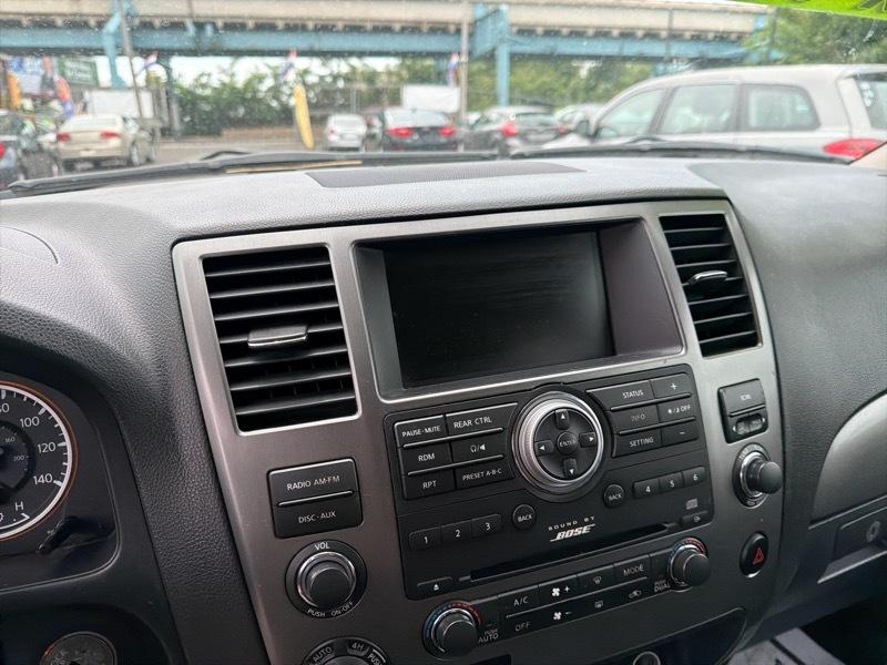 Nissan Armada SE 4WD 2010