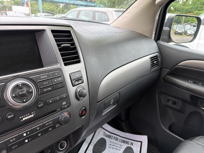 Nissan Armada SE 4WD 2010