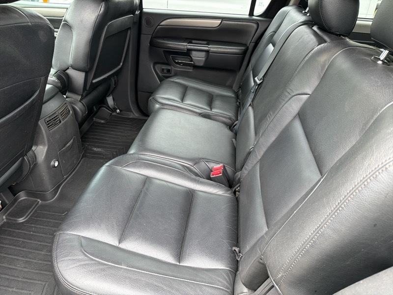 Nissan Armada SE 4WD 2010