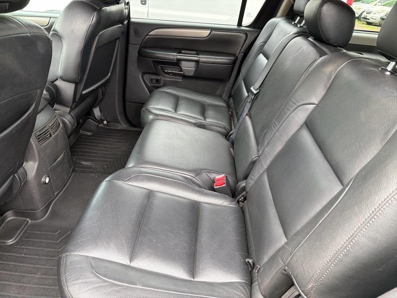 Nissan Armada SE 4WD 2010