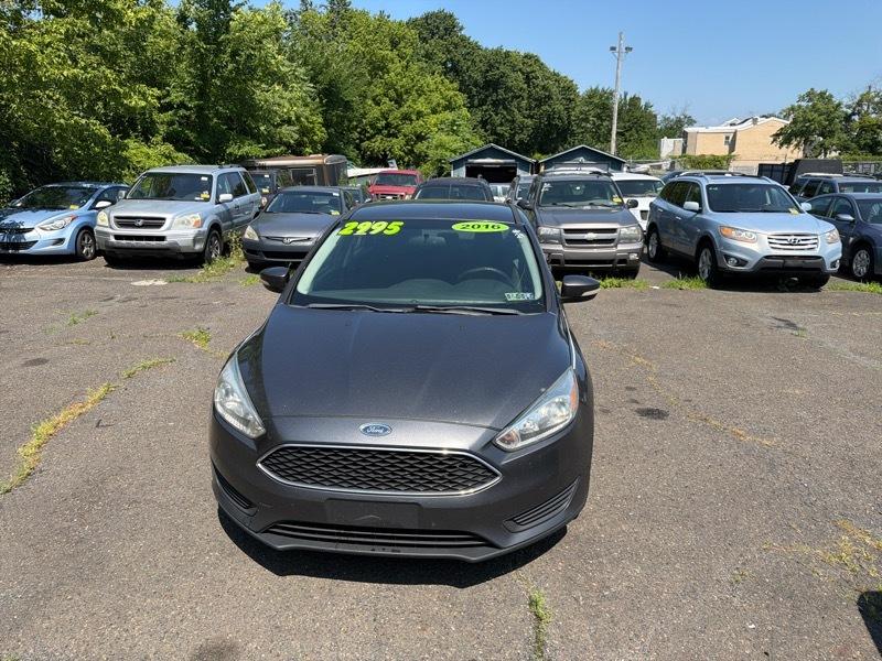 Ford Focus SE Sedan 2016