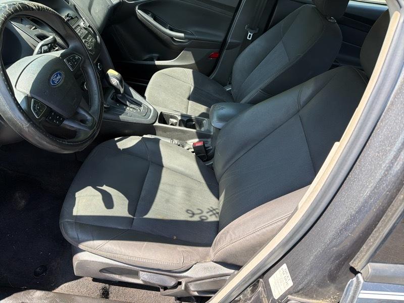 Ford Focus SE Sedan 2016