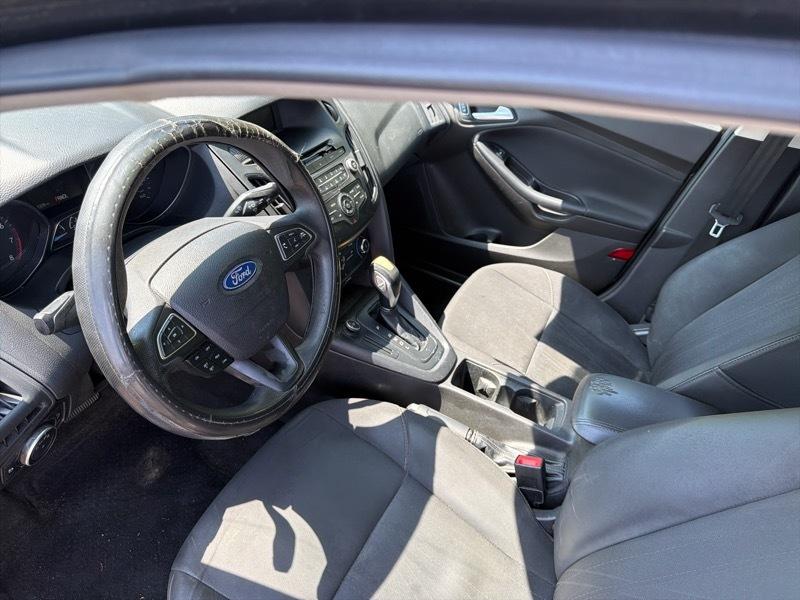 Ford Focus SE Sedan 2016