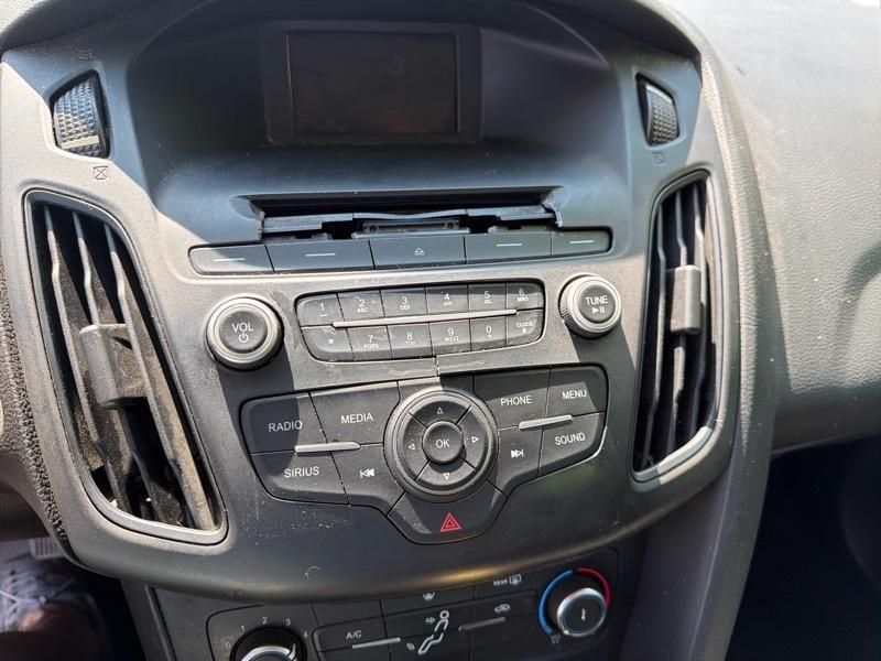 Ford Focus SE Sedan 2016