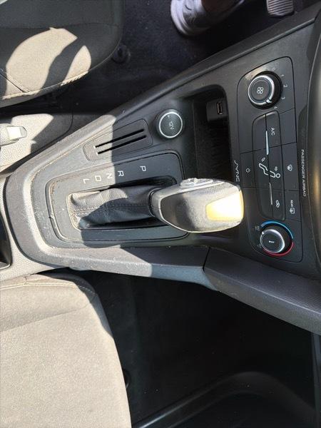 Ford Focus SE Sedan 2016