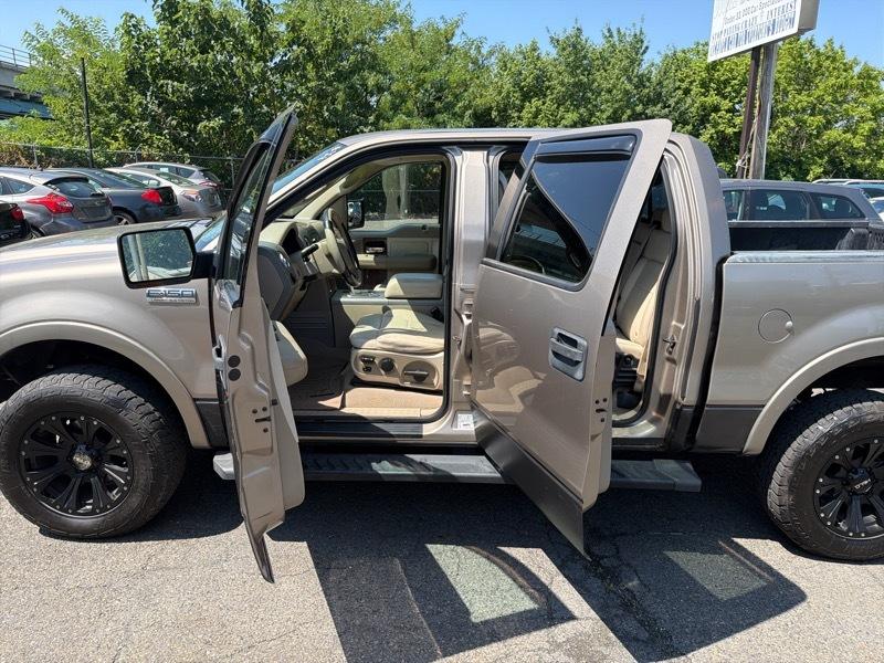 Ford F-150 Lariat SuperCrew 4WD 2004