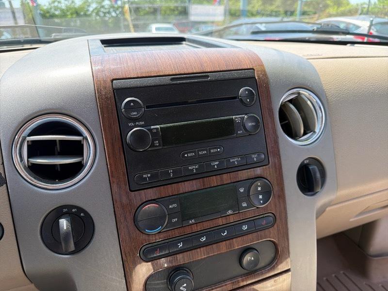 Ford F-150 Lariat SuperCrew 4WD 2004