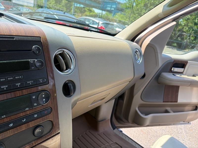 Ford F-150 Lariat SuperCrew 4WD 2004
