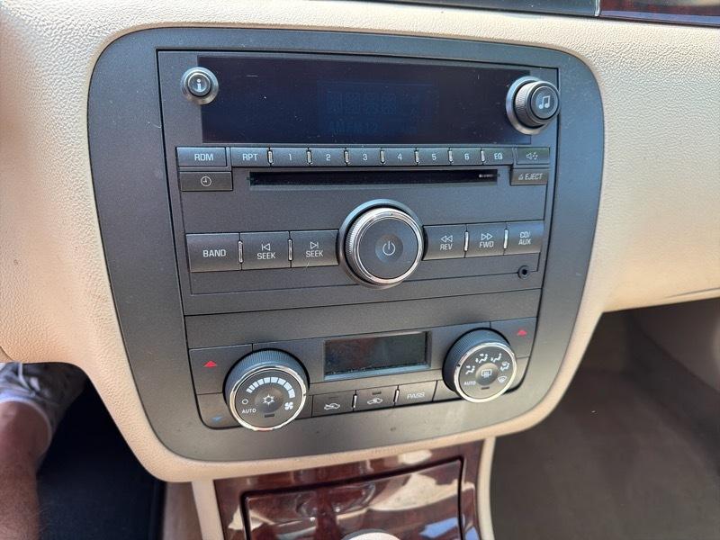 Buick Lucerne CX 2007