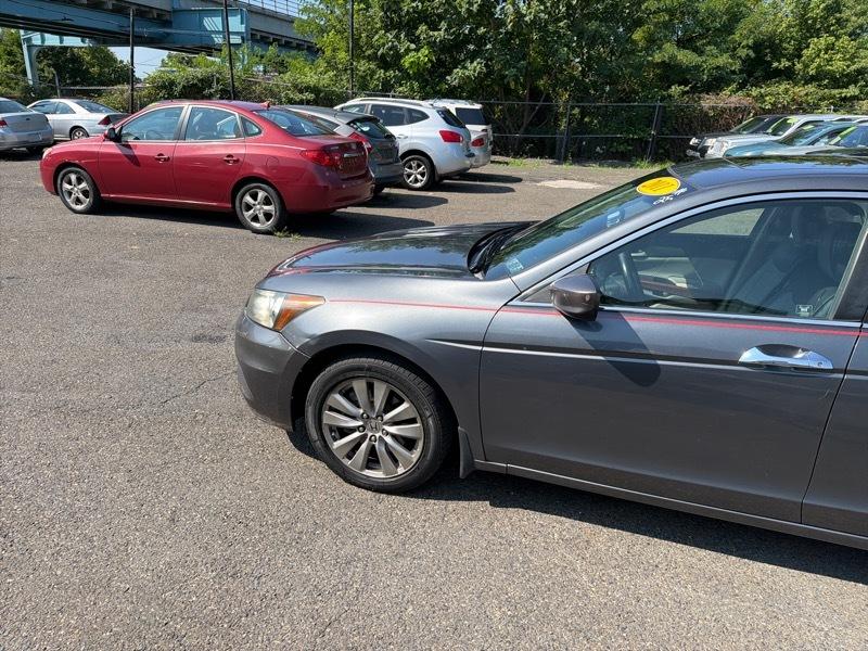 Honda Accord EX-L V-6 Sedan AT 2011
