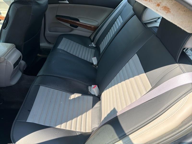 Honda Accord EX-L V-6 Sedan AT 2011