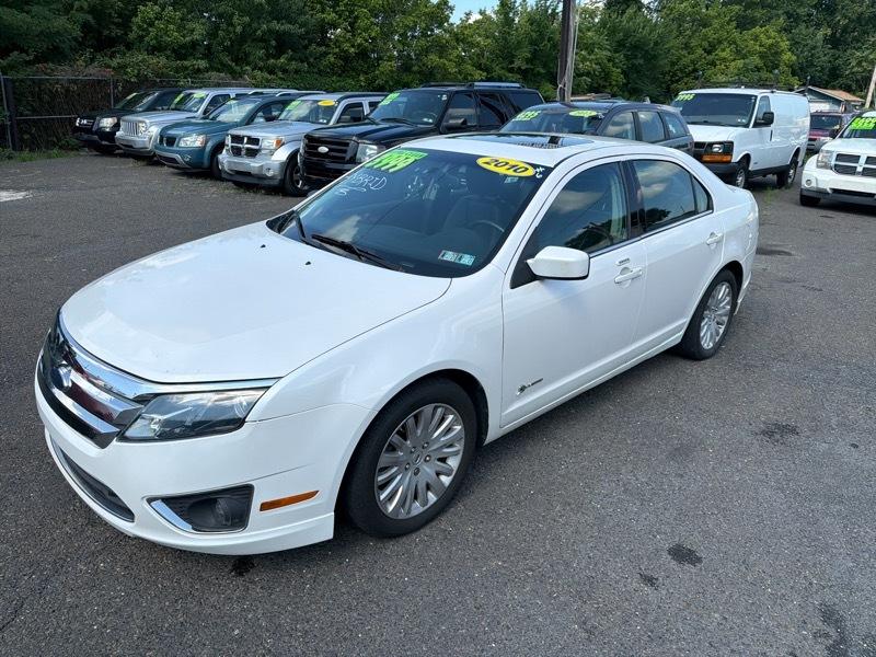 Ford Fusion Hybrid Sedan 2010