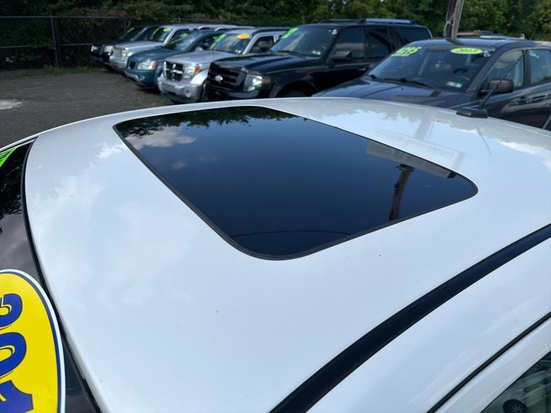 Ford Fusion Hybrid Sedan 2010