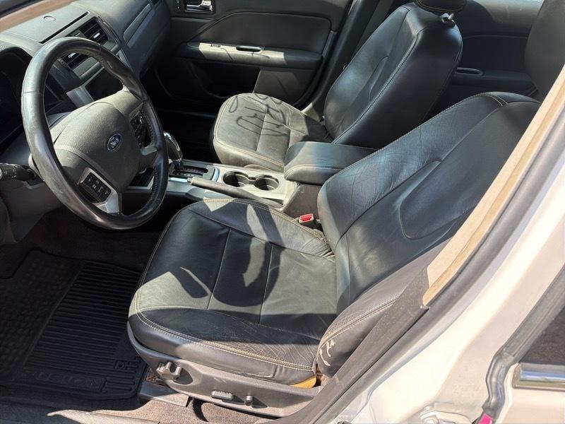 Ford Fusion Hybrid Sedan 2010