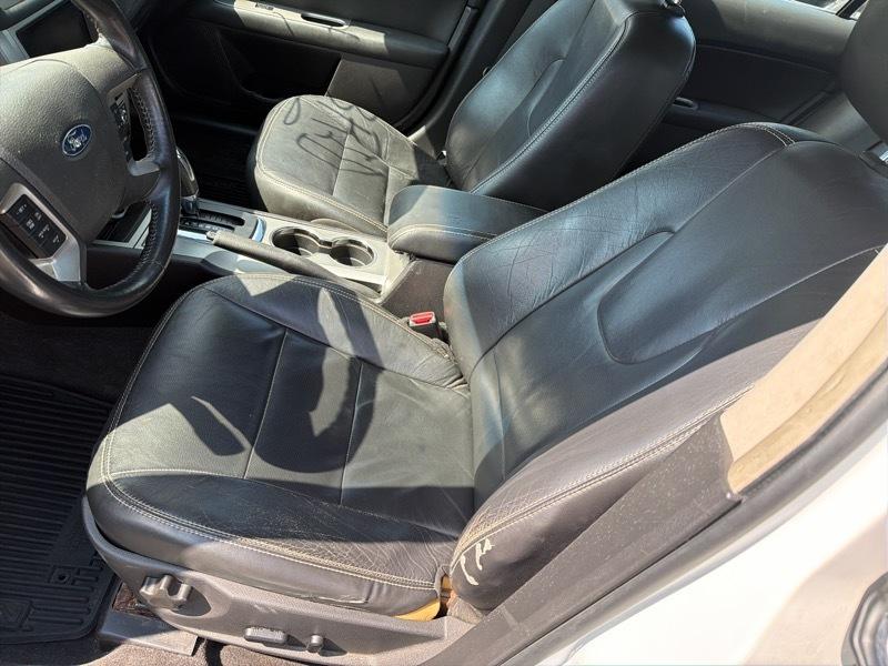 Ford Fusion Hybrid Sedan 2010