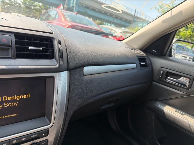 Ford Fusion Hybrid Sedan 2010