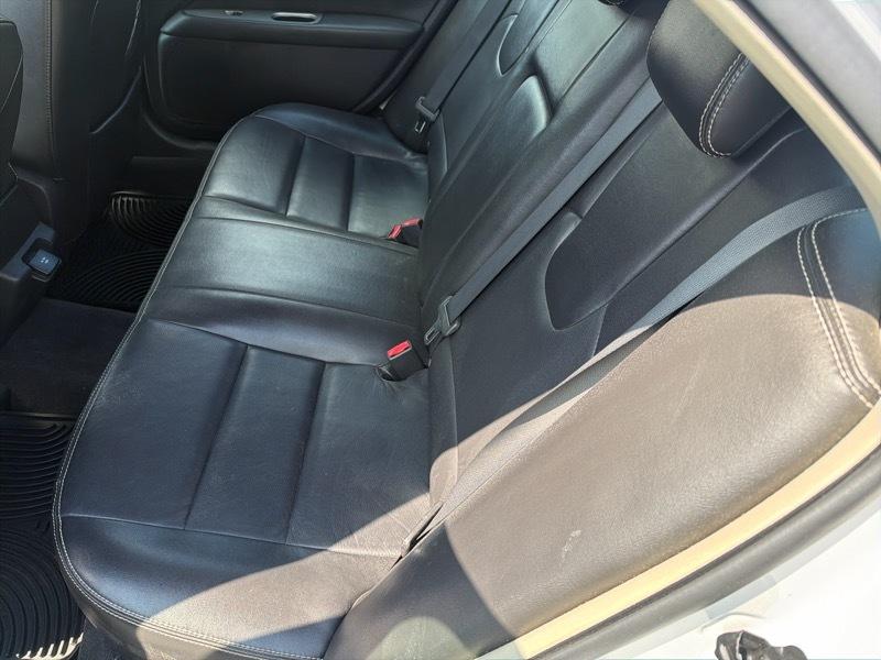 Ford Fusion Hybrid Sedan 2010