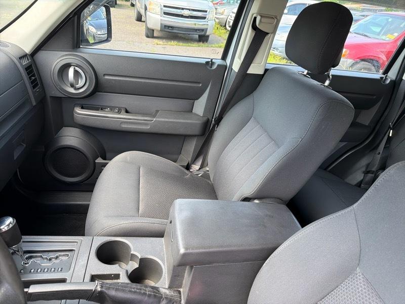 Dodge Nitro SE 2WD 2011