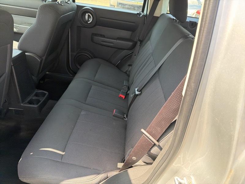 Dodge Nitro SE 2WD 2011
