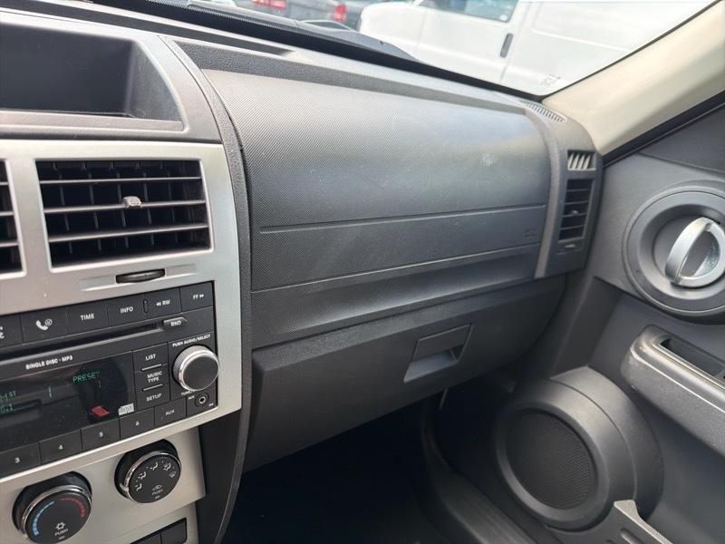 Dodge Nitro SXT 4WD 2007