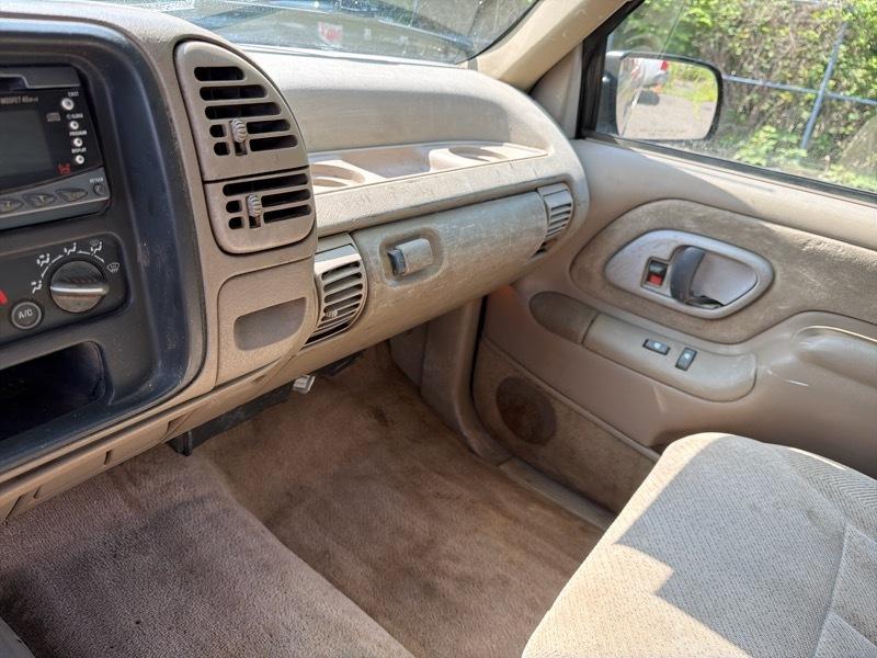Chevrolet C/K 1500 Ext. Cab 6.5-ft. Bed 4WD 1996